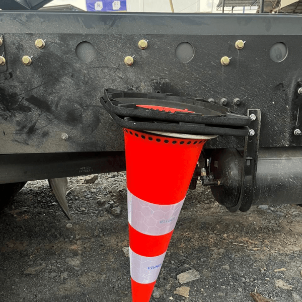 Safety Cone with Bracket-3
